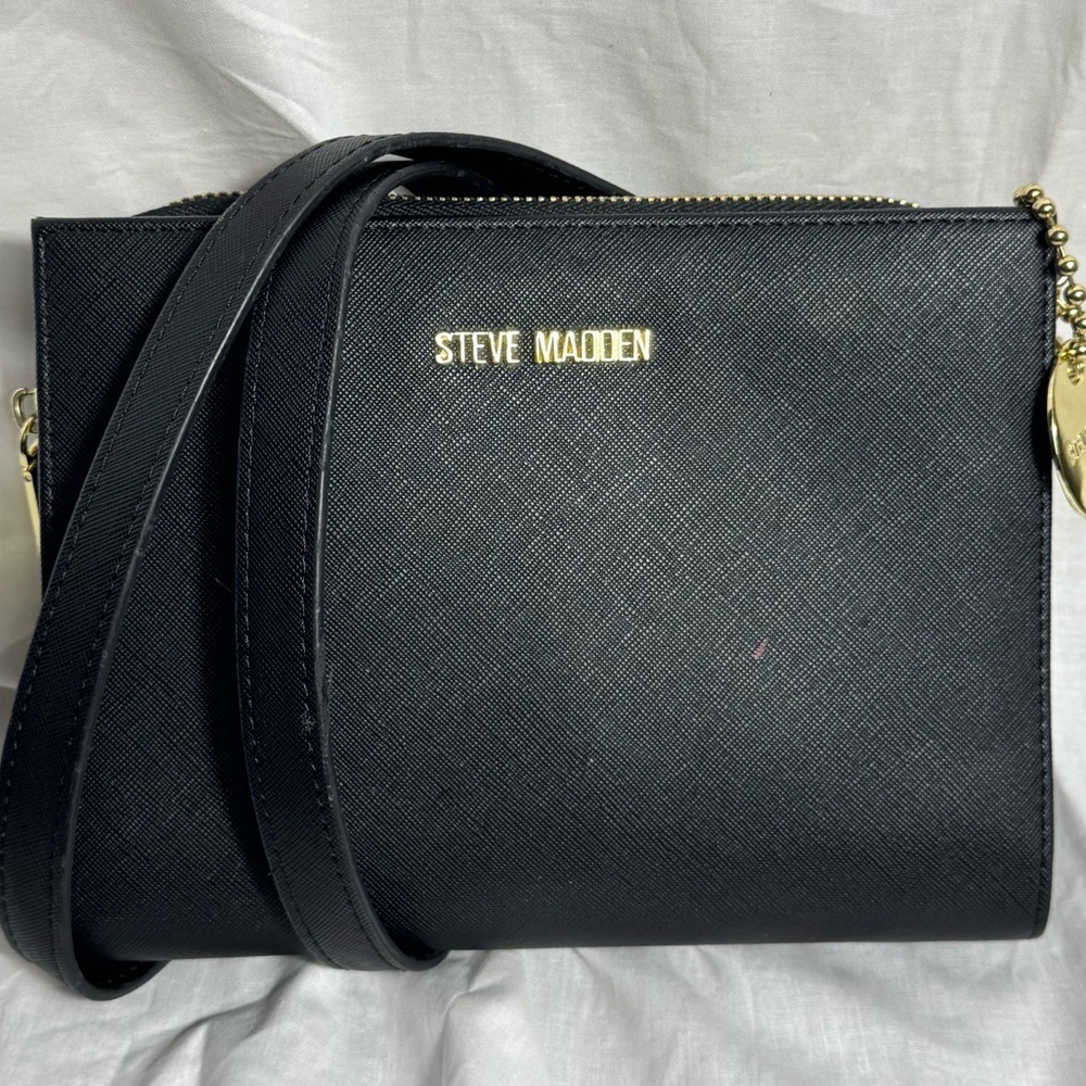 STEEVE MADDEN Black Crossbody Purse/ Shoulder Purse - Excellent Condition